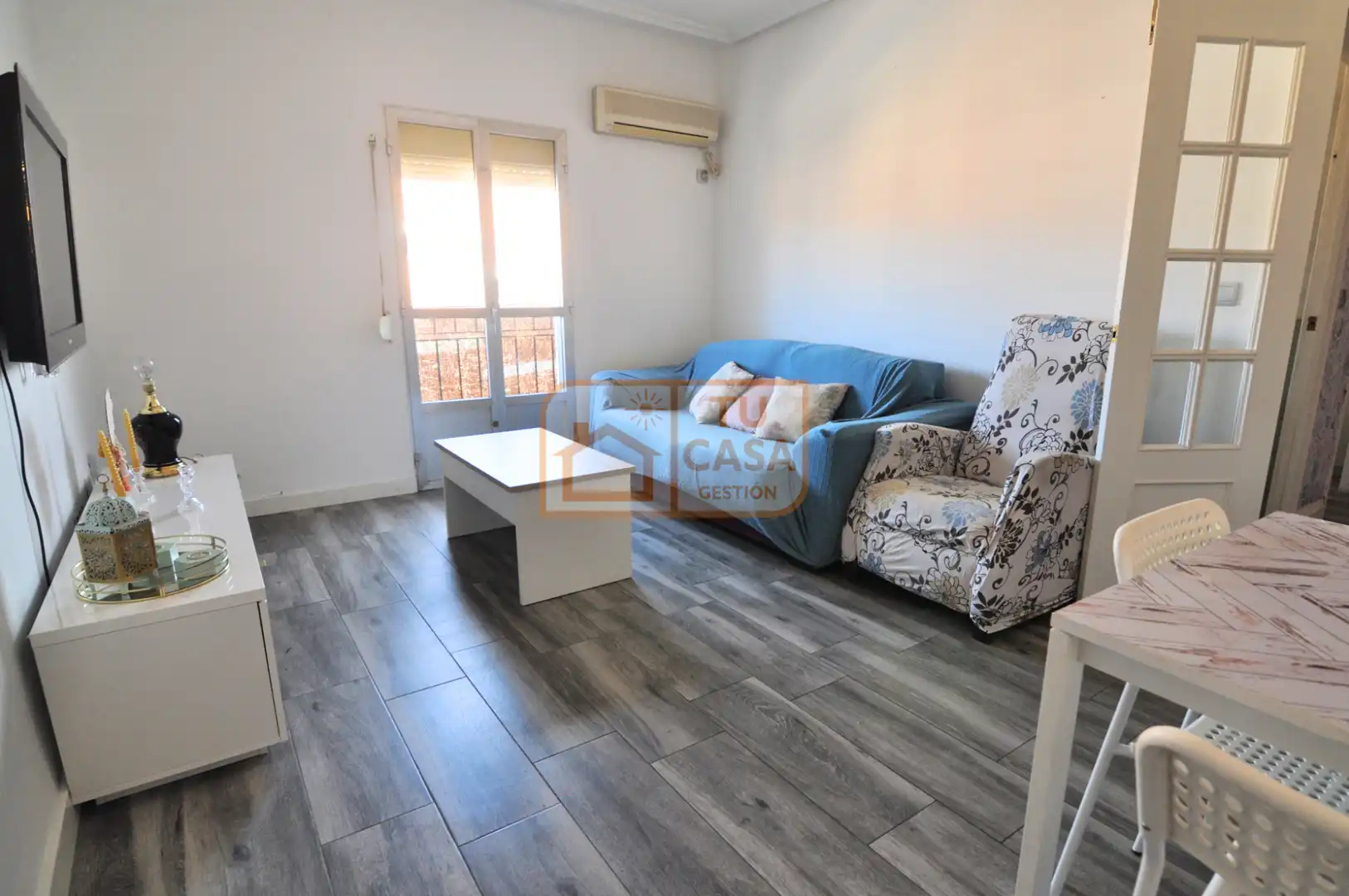 Wohnzimmer von Wohnung zur Miete in Cáceres mit Klimaanlage, Parkett und Möbliert