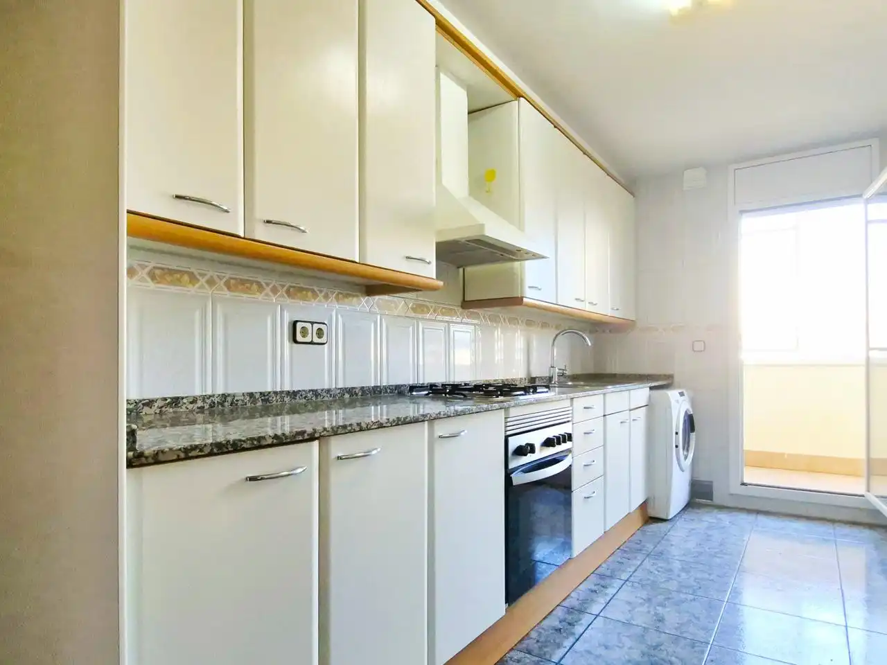 Cocina de Piso en venta en Terrassa con Calefacción, Terraza y Balcón