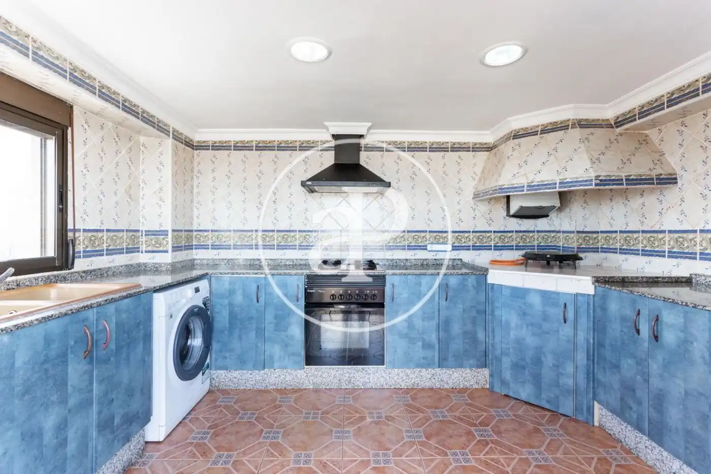 Kitchen of Houses for sale in Valencia  with Heating, Terrace and Storage room