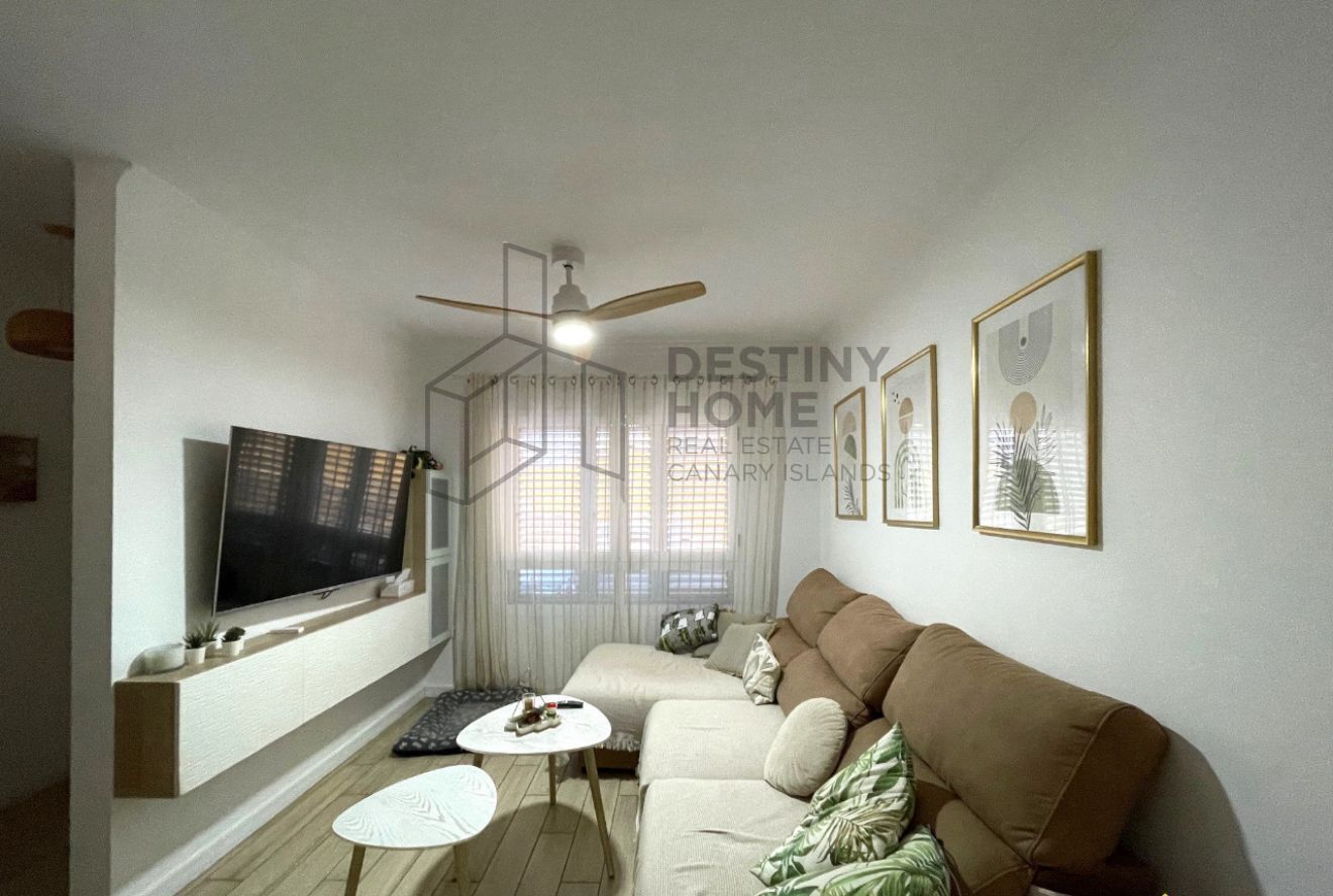 Sala d'estar de Dúplex en venda en Puerto del Rosario amb Jardí privat, Traster i Moblat