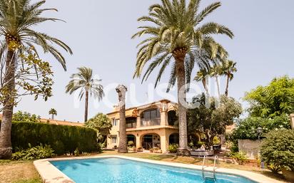 Vista exterior de Casa o xalet en venda en Dénia amb Terrassa i Piscina