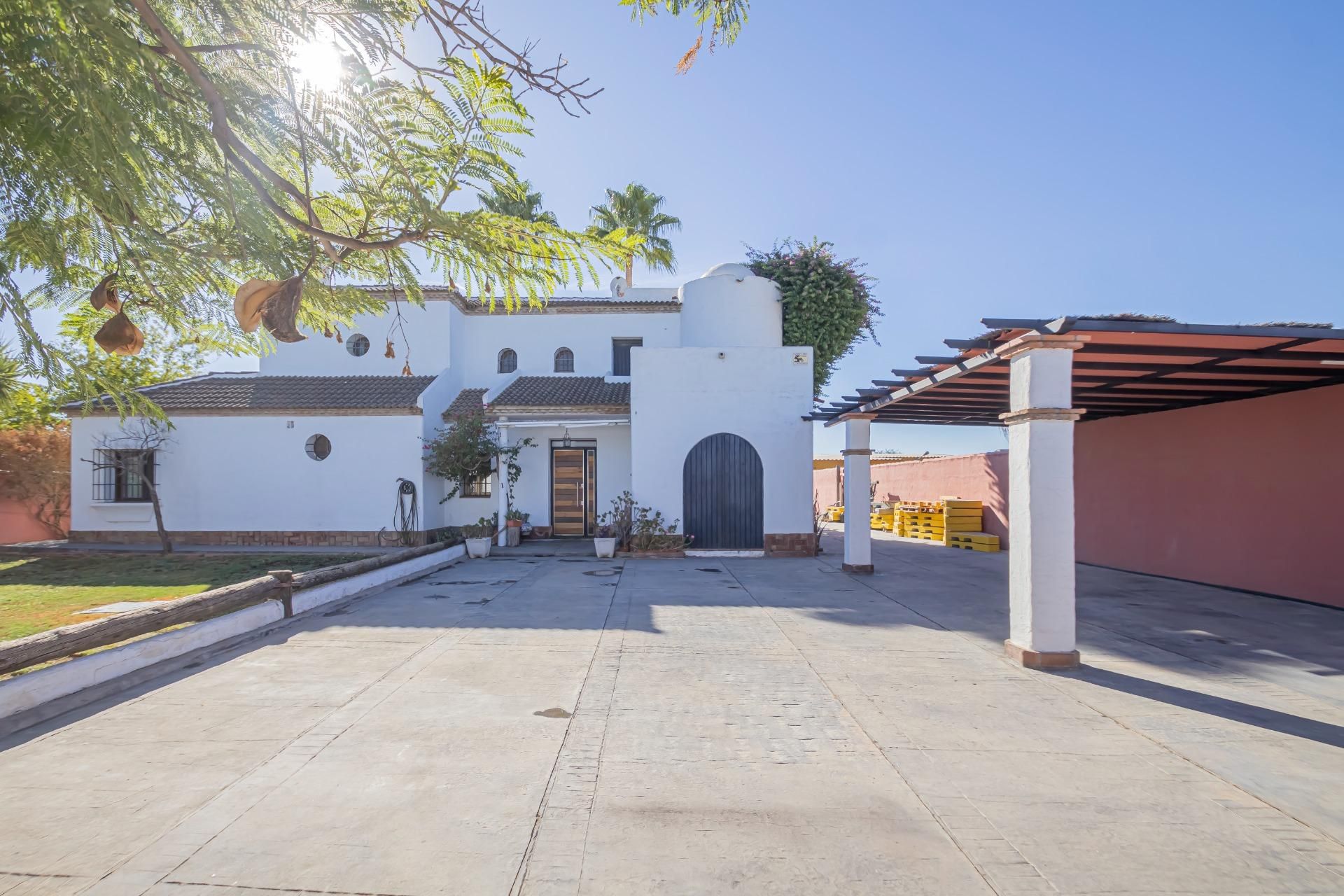 Exterior view of House or chalet for sale in Carmona  with Private garden, Terrace and Swimming Pool