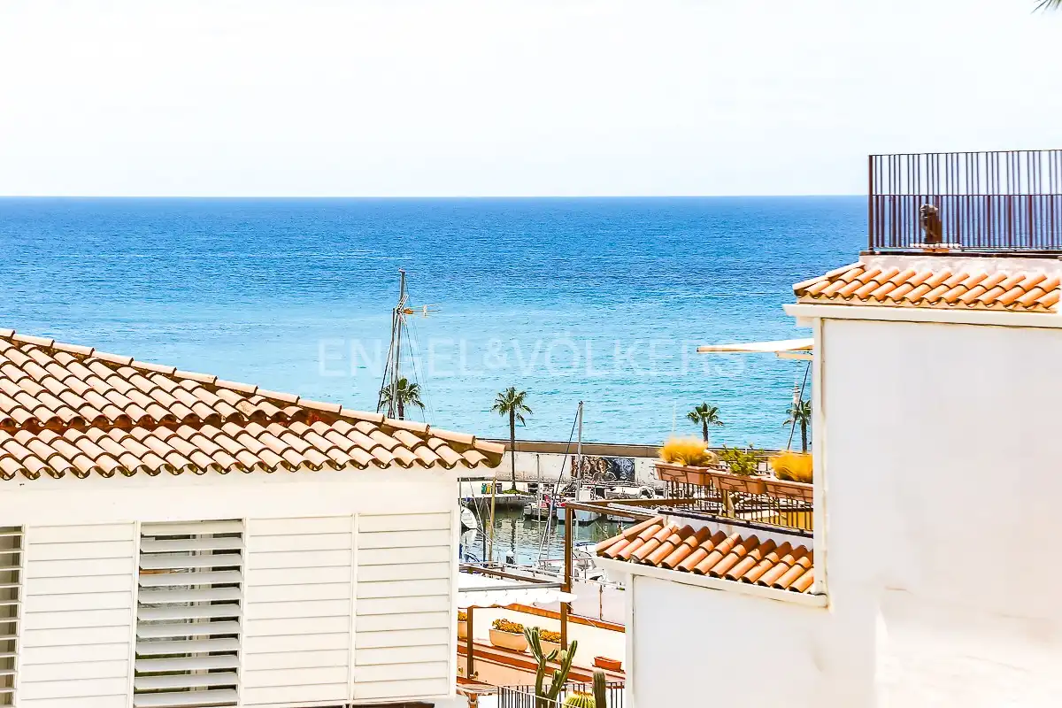Außenansicht von Wohnung zur Miete in Sitges mit Klimaanlage, Heizung und Schwimmbad