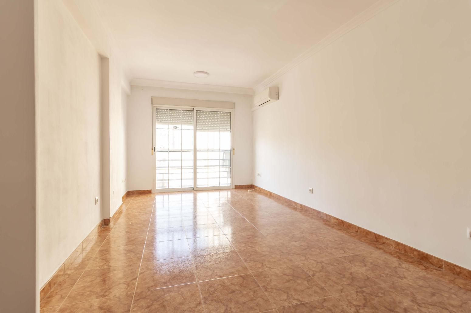 Flat to rent in  Sevilla Capital  with Air Conditioner