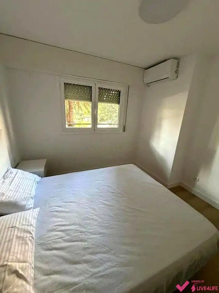 Schlafzimmer von Wohnung zur Miete in Valencia mit Klimaanlage, Terrasse und Möbliert