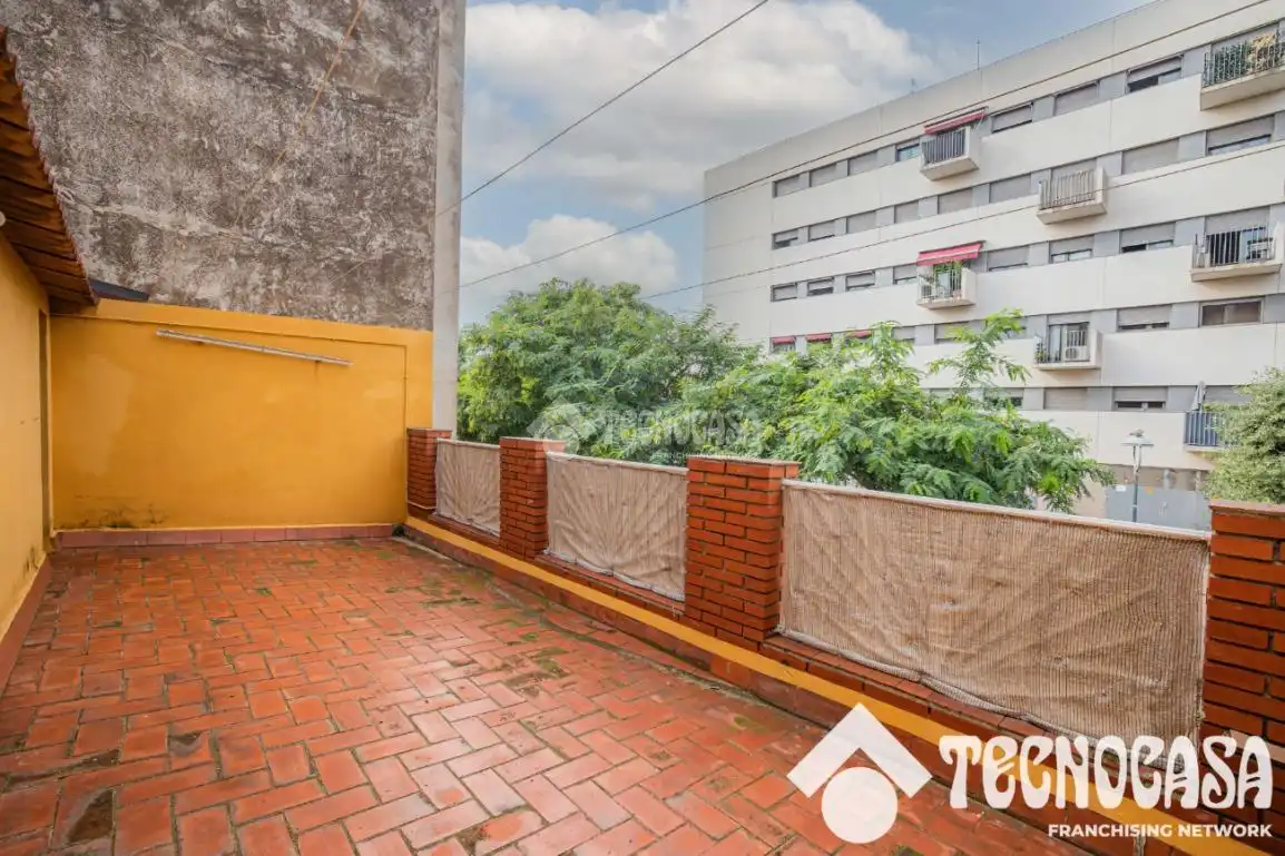 Terrassa de Casa adosada en venda en Riu Nord