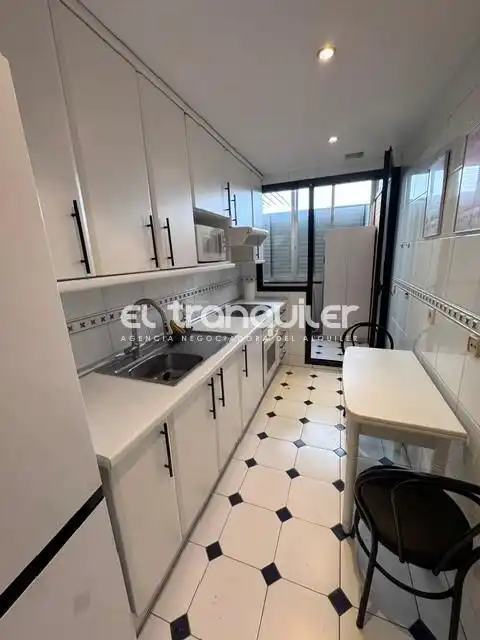 Kitchen of Flat for rent in Madrid  with Air Conditioner, Parquet flooring and Swimming Pool