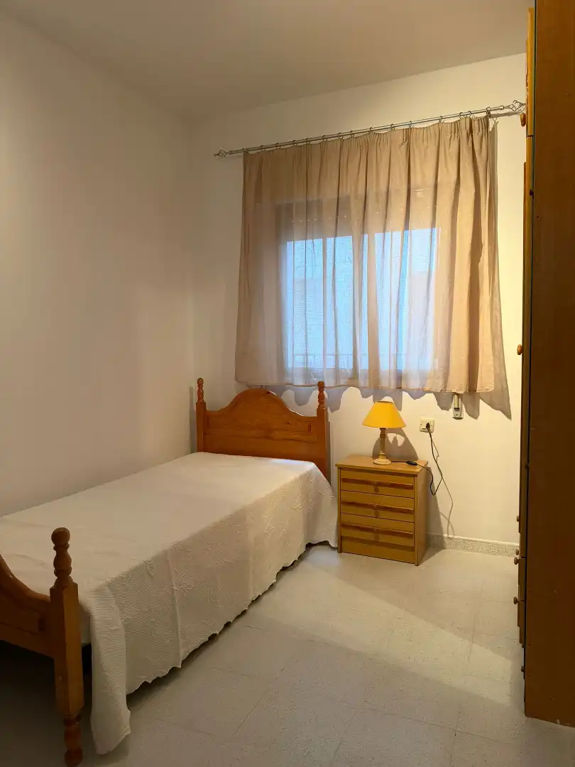 Habitación de Piso en venta en Castuera con Amueblado, Horno y Lavadora