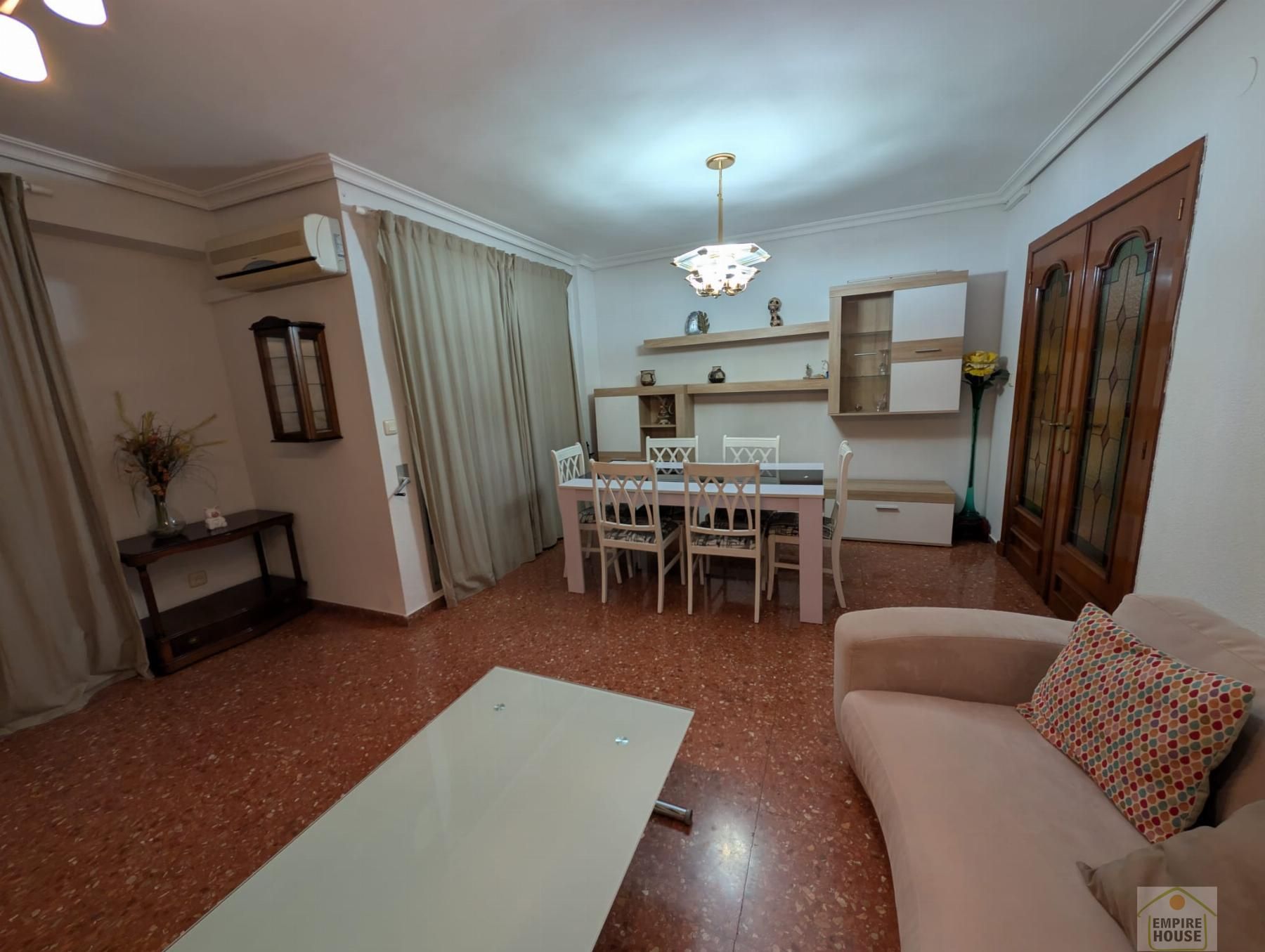 Sala d'estar de Pis de lloguer en Alfafar amb Moblat i Balcó