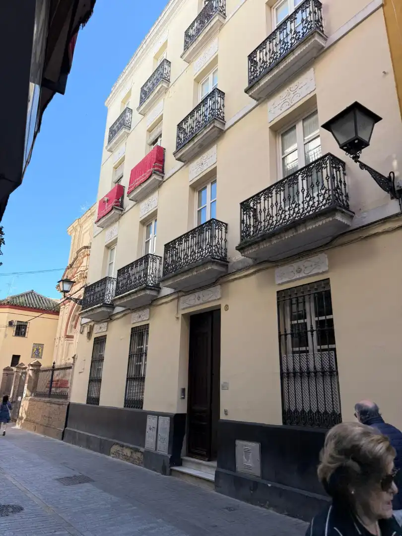 Exterior view of Apartments for rent in  Sevilla Capital  with Air Conditioner, Parquet flooring and Furnished