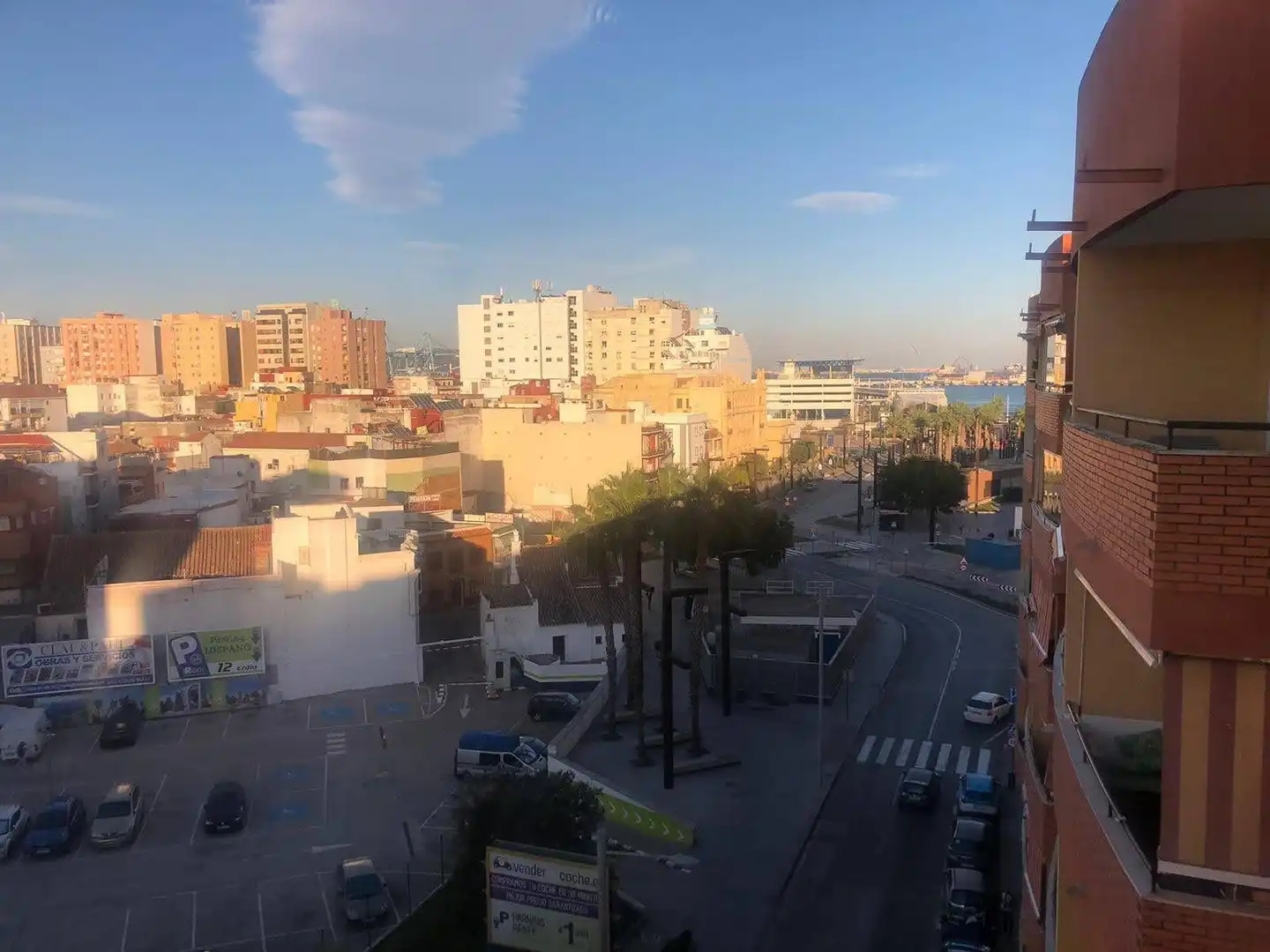 Vista exterior de Piso en venta en Algeciras con Balcón