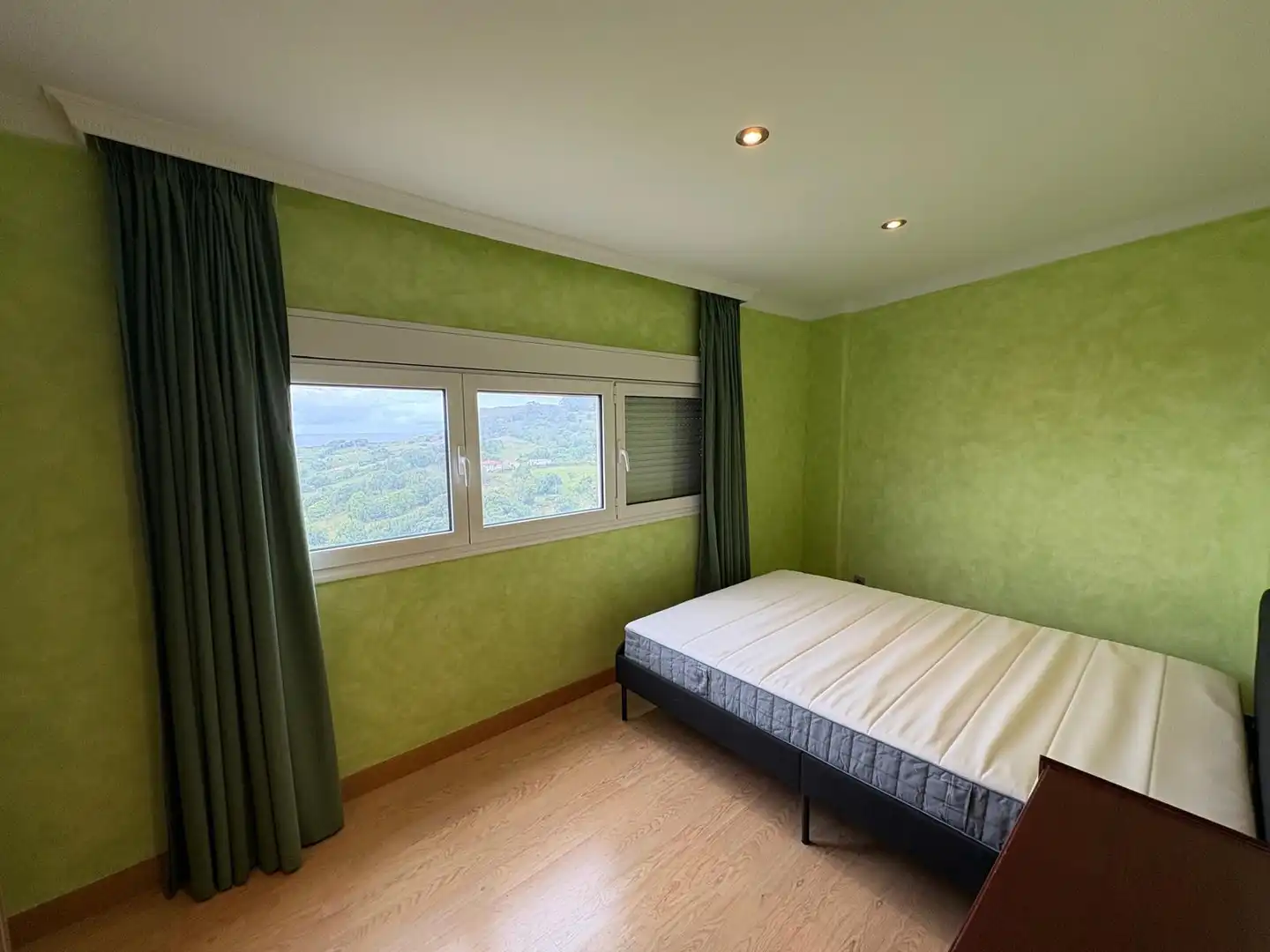 Habitación de Piso de alquiler en Laredo con Amueblado