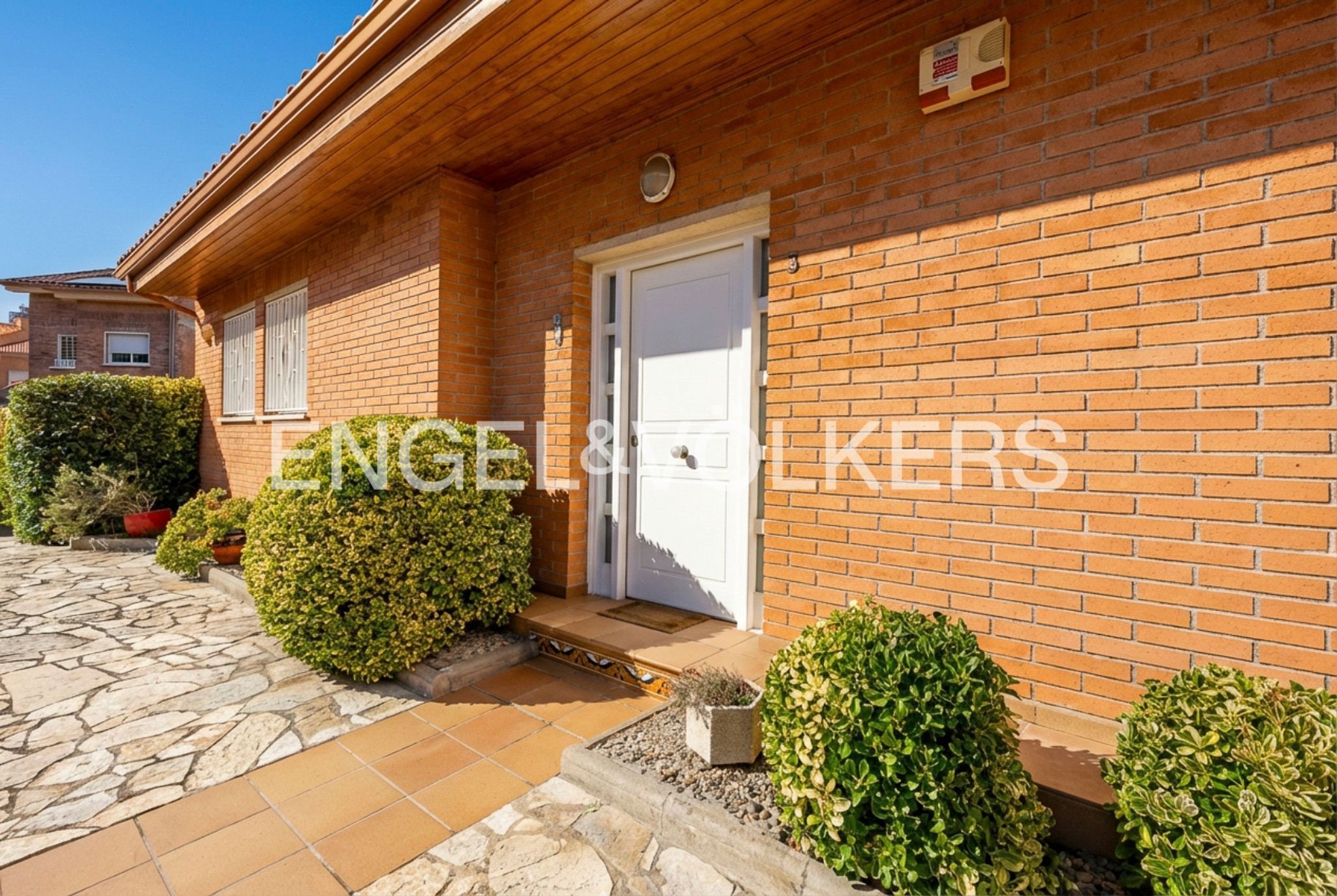 Vista exterior de Casa o xalet en venda en Castellbisbal amb Calefacció