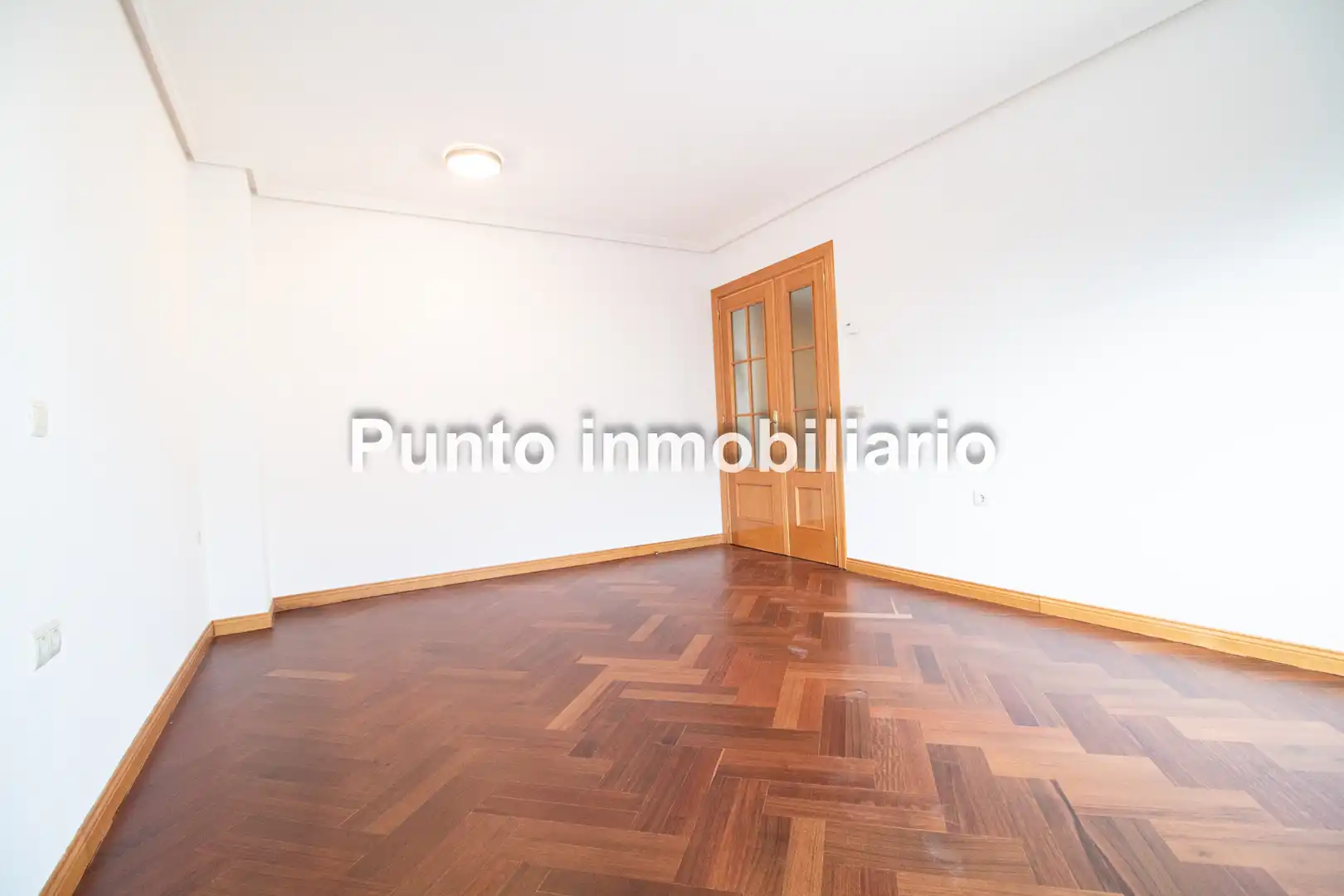 Living room of Flat for rent in Valladolid  with Heating and Parquet flooring