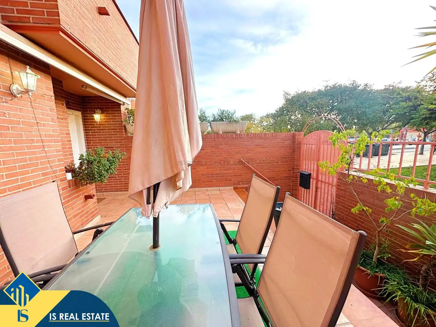 Jardí de Casa o xalet en venda en Alicante / Alacant amb Terrassa, Piscina i Moblat