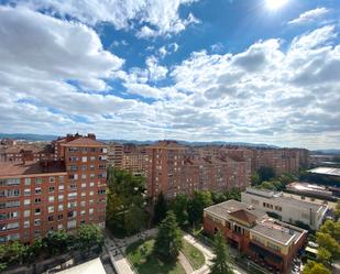 Vista exterior de Pis en venda en Vitoria - Gasteiz amb Calefacció, Parquet i Traster