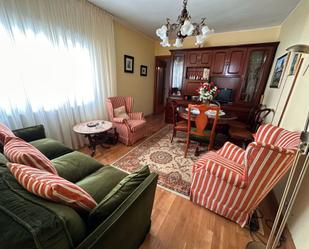Living room of Flat for sale in Oviedo   with Heating, Parquet flooring and Furnished