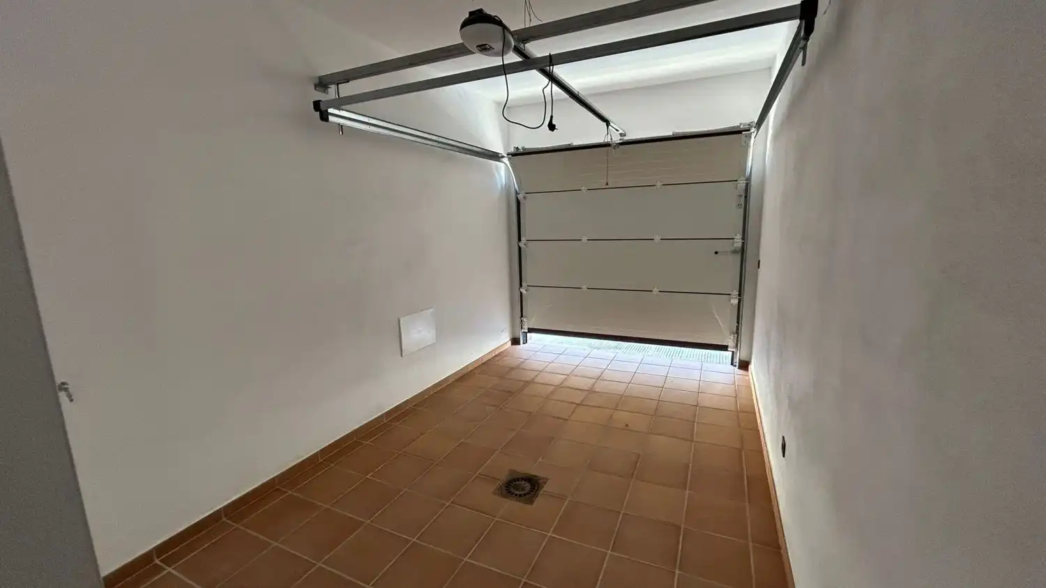 Einfamilien-Reihenhaus zum Verkauf in La Gineta mit Klimaanlage, Heizung und Terrasse