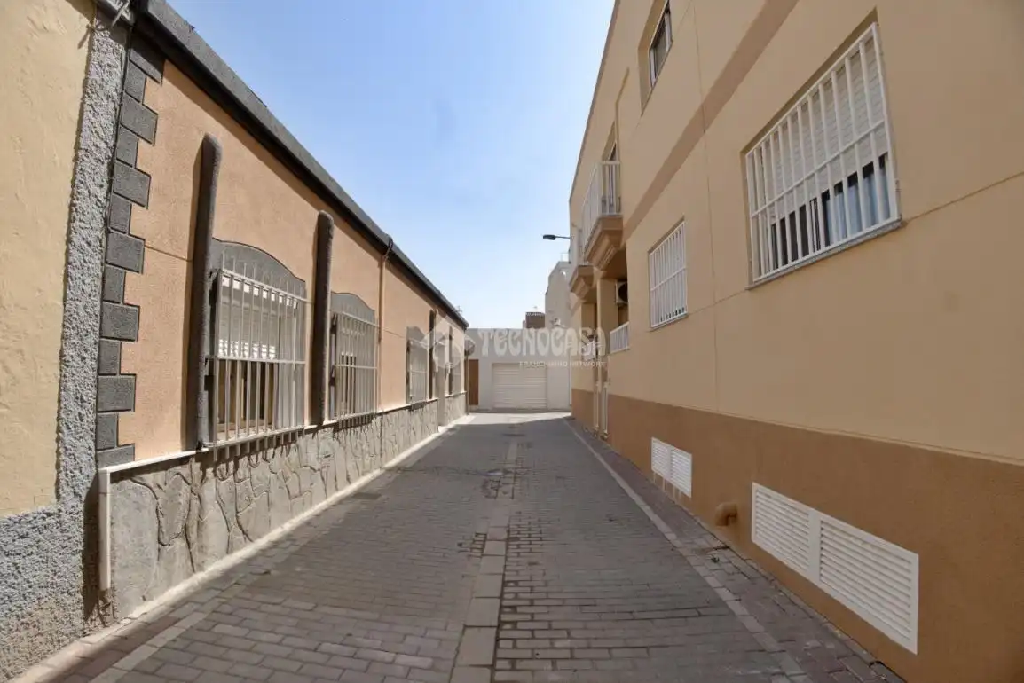 Vista exterior de Pis en venda en El Ejido