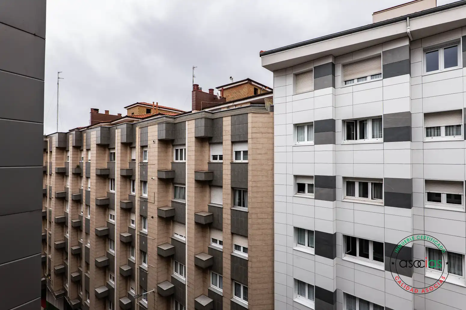 Vista exterior de Pis en venda en Gijón  amb Calefacció i Parquet