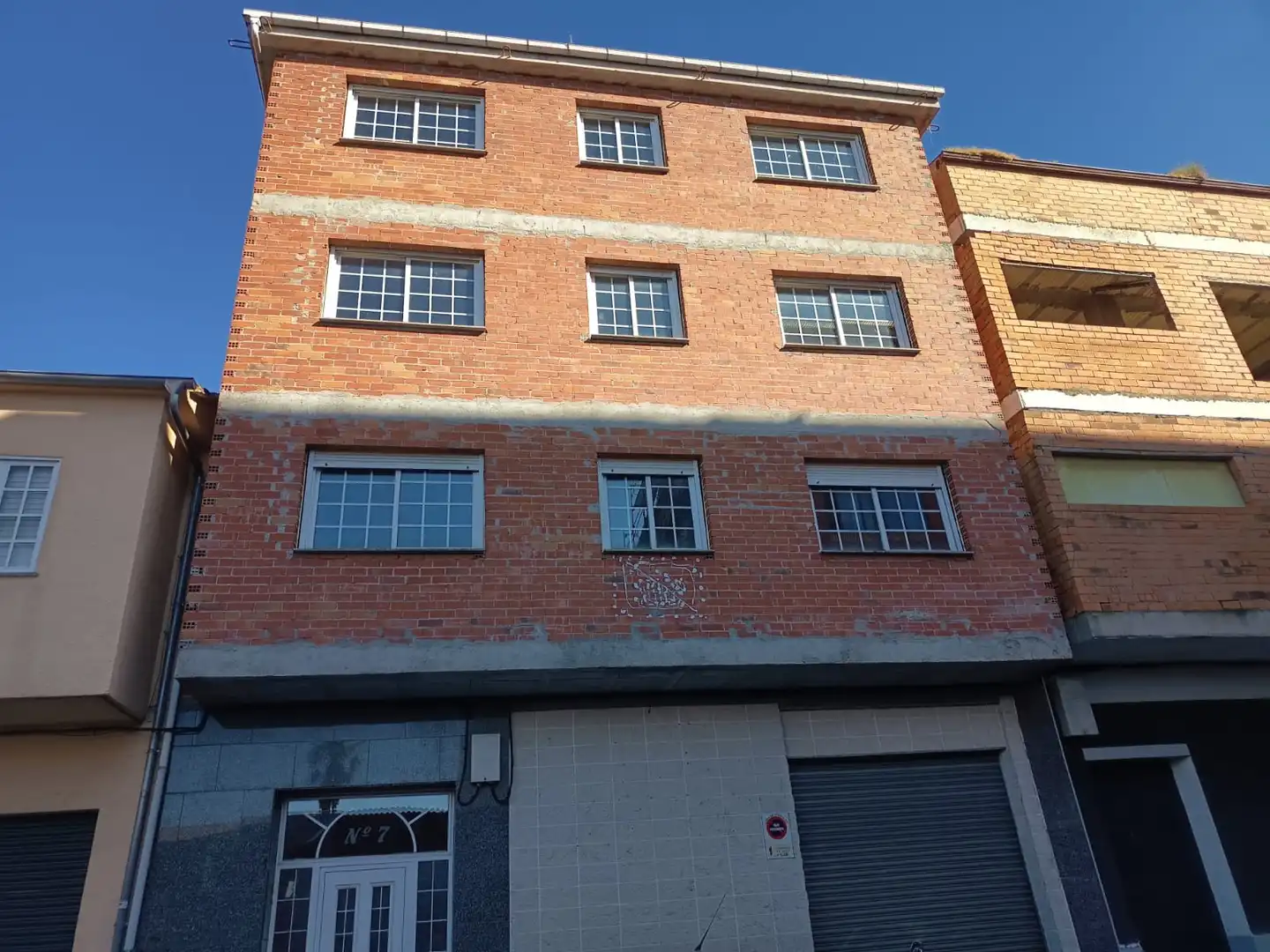 Außenansicht von Gebäude zum Verkauf in Monforte de Lemos