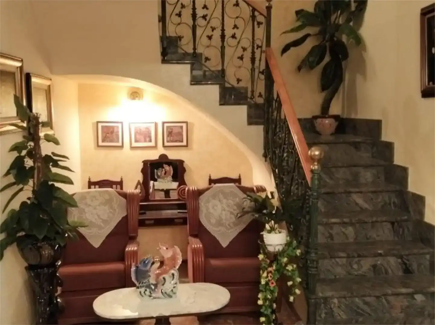 Flat for sale in Otos  with Air Conditioner, Private garden and Storage room