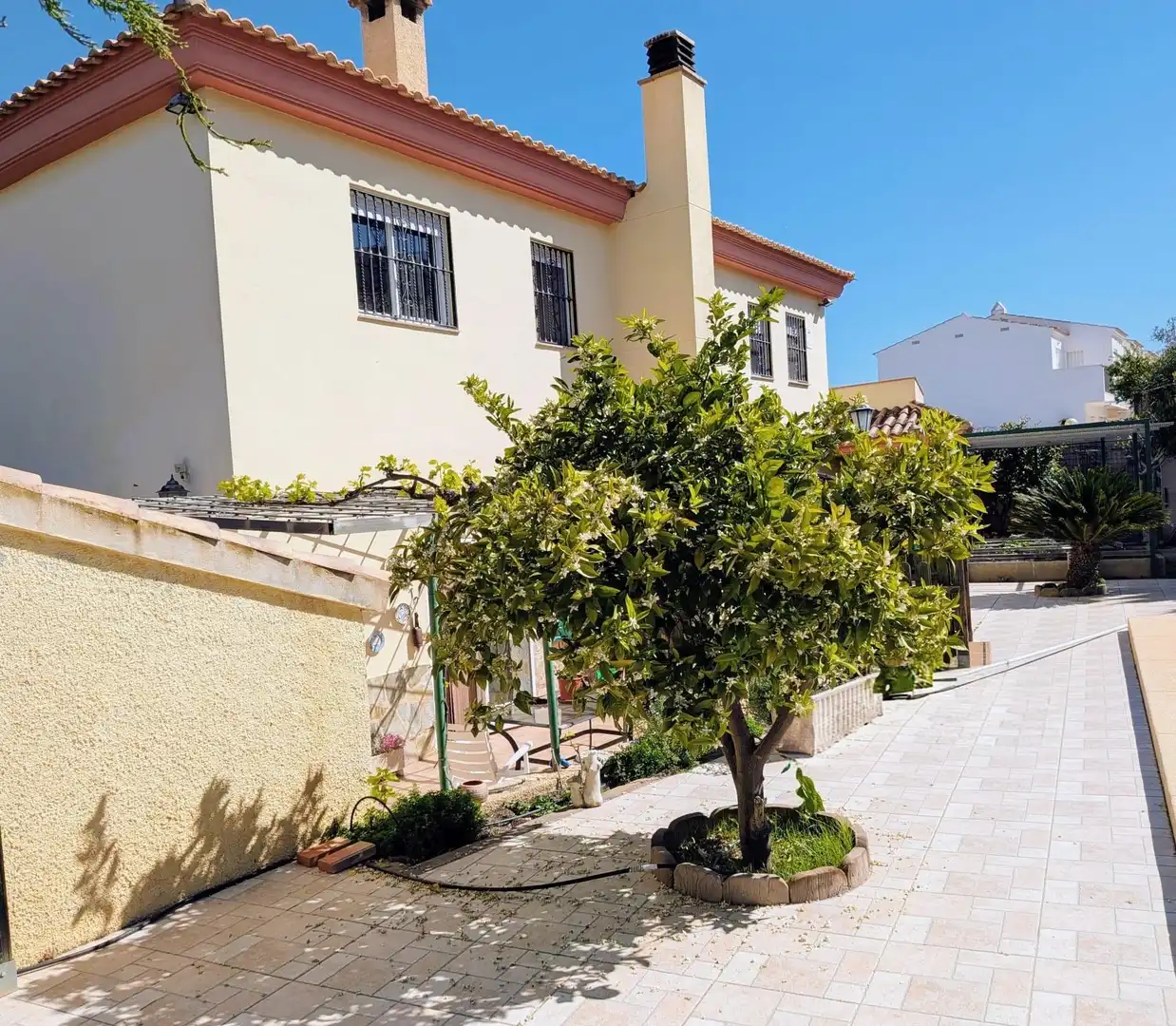 Vista exterior de Casa o chalet en venta en L'Alfàs del Pi con Aire acondicionado, Jardín privado y Terraza