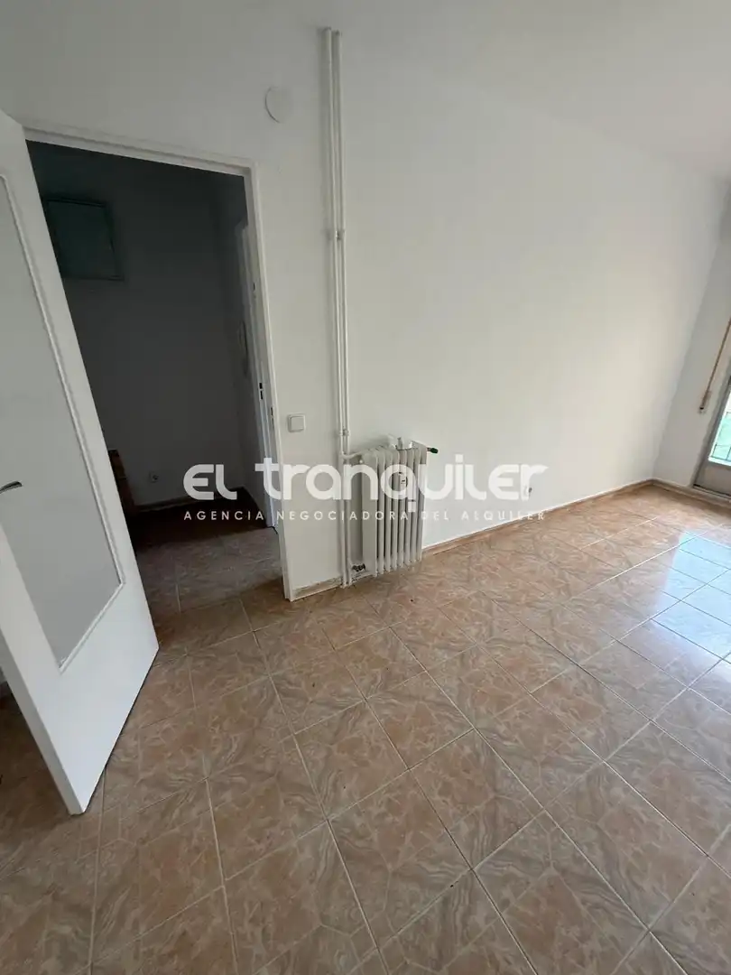 Schlafzimmer von Wohnung zur Miete in Madrid mit Terrasse und Waschmaschine
