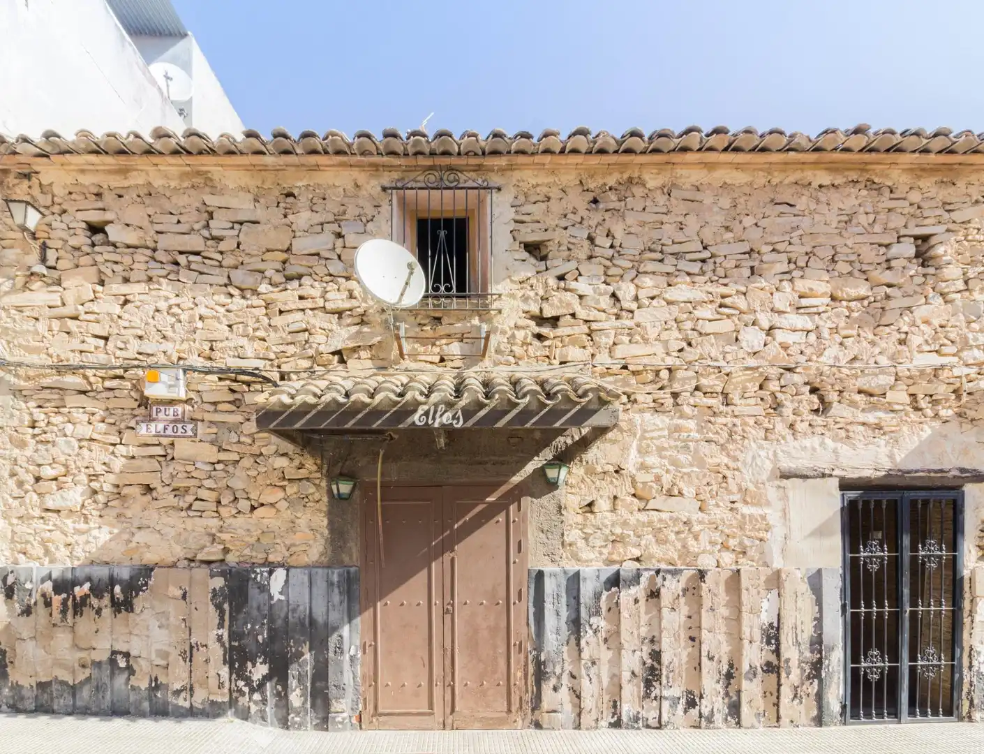 Houses for sale in Calle de Antonio Quirante Marhuenda, Cox
