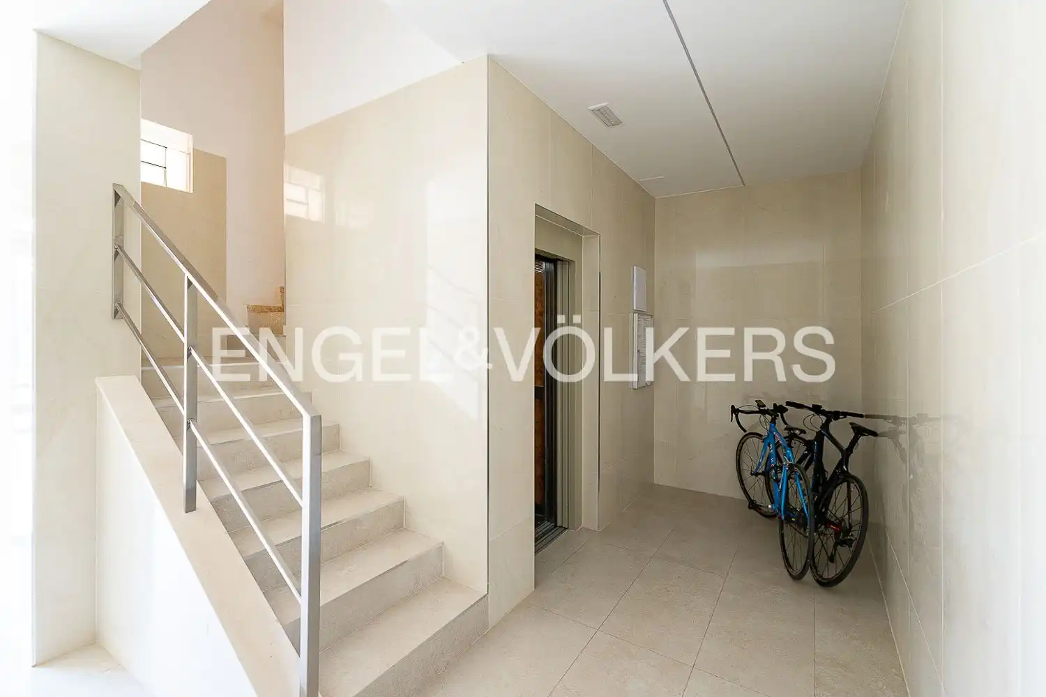 Attic for sale in Sueca  with Heating, Terrace and Storage room