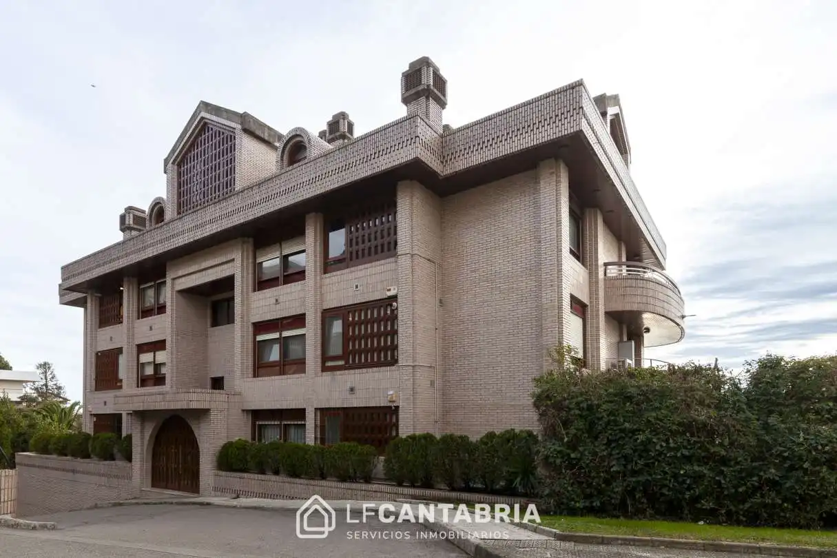 Vista exterior de Dúplex en venta en Santander con Calefacción y Terraza