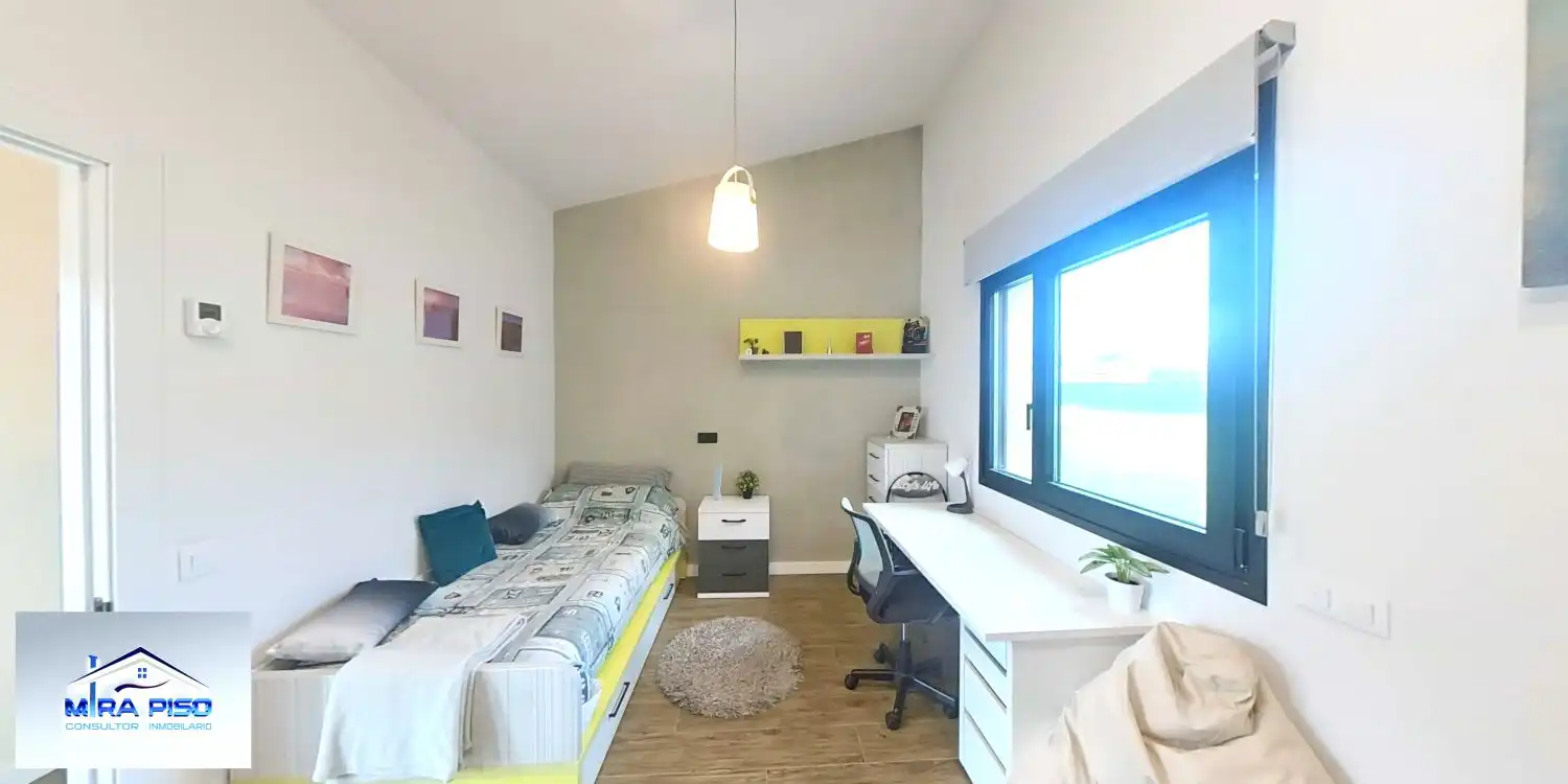 Habitación de Casa o chalet en venta en Las Rozas de Valdearroyo  con Calefacción, Terraza y Trastero