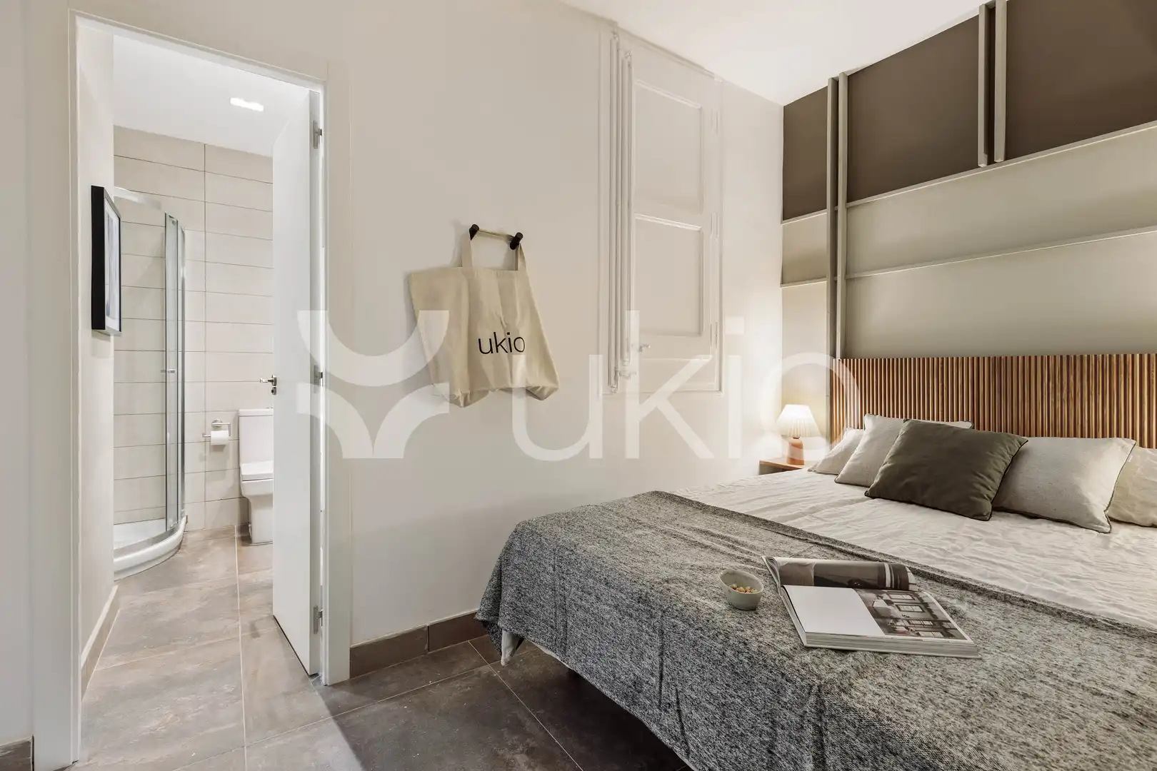 Habitación de Apartamento de alquiler en Barcelona con Aire acondicionado, Calefacción y Amueblado