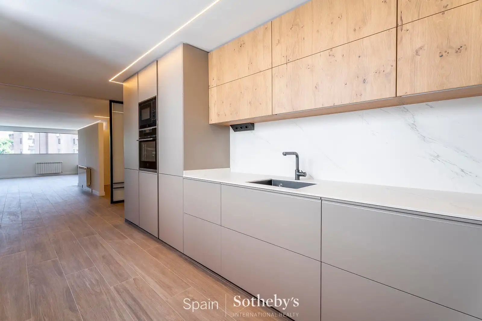 Apartamento con piscina en alquiler en Calle de la Infanta María Teresa, imagen 21