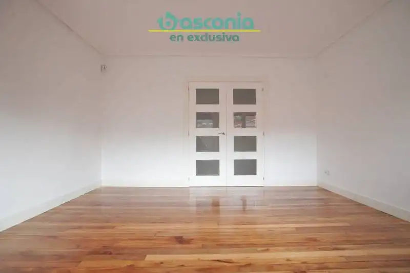 Dormitori de Pis en venda en Centro - Ariz - Uribarri