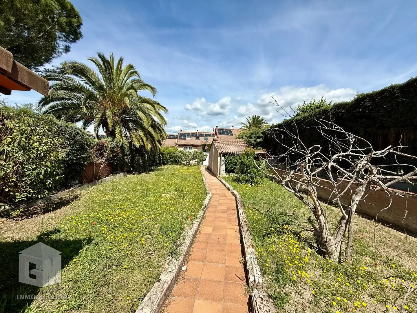 Vista exterior de Casa adosada en venda en Las Rozas de Madrid amb Calefacció, Jardí privat i Terrassa