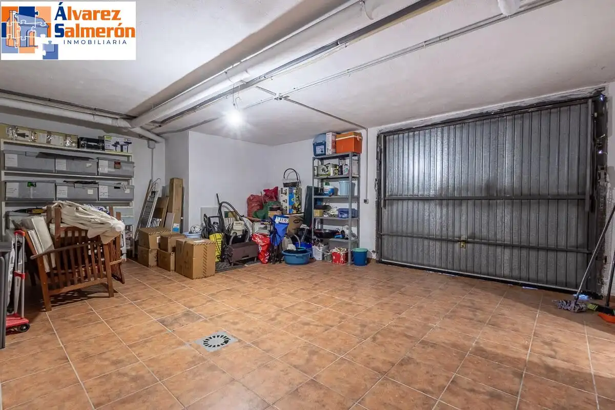 Casa o chalet en venta en Huétor Vega con Terraza, Piscina y Balcón
