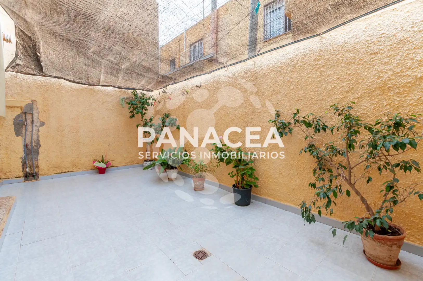 Terrassa de Casa o xalet en venda en Roquetas de Mar amb Aire condicionat, Jardí privat i Moblat