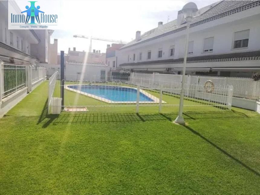 Piscina de Casa o xalet en venda en  Albacete Capital amb Aire condicionat, Calefacció i Terrassa