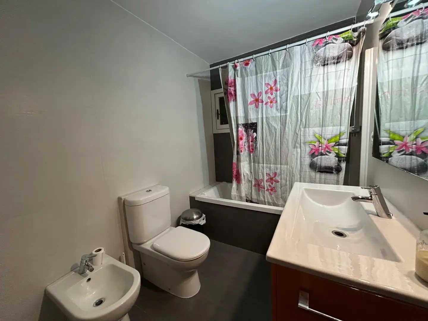 Bathroom of Flat for rent in Lleida  with Heating