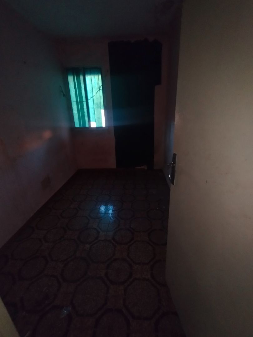 Bedroom of Flat for sale in  Sevilla Capital  with Alarm