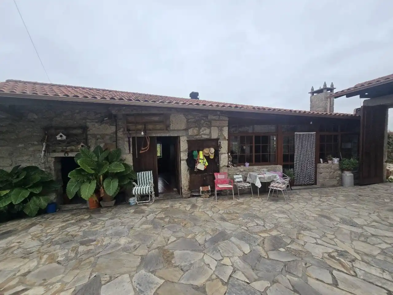 Außenansicht von Haus oder Chalet zum Verkauf in O Saviñao  mit Heizung, Privatgarten und Terrasse