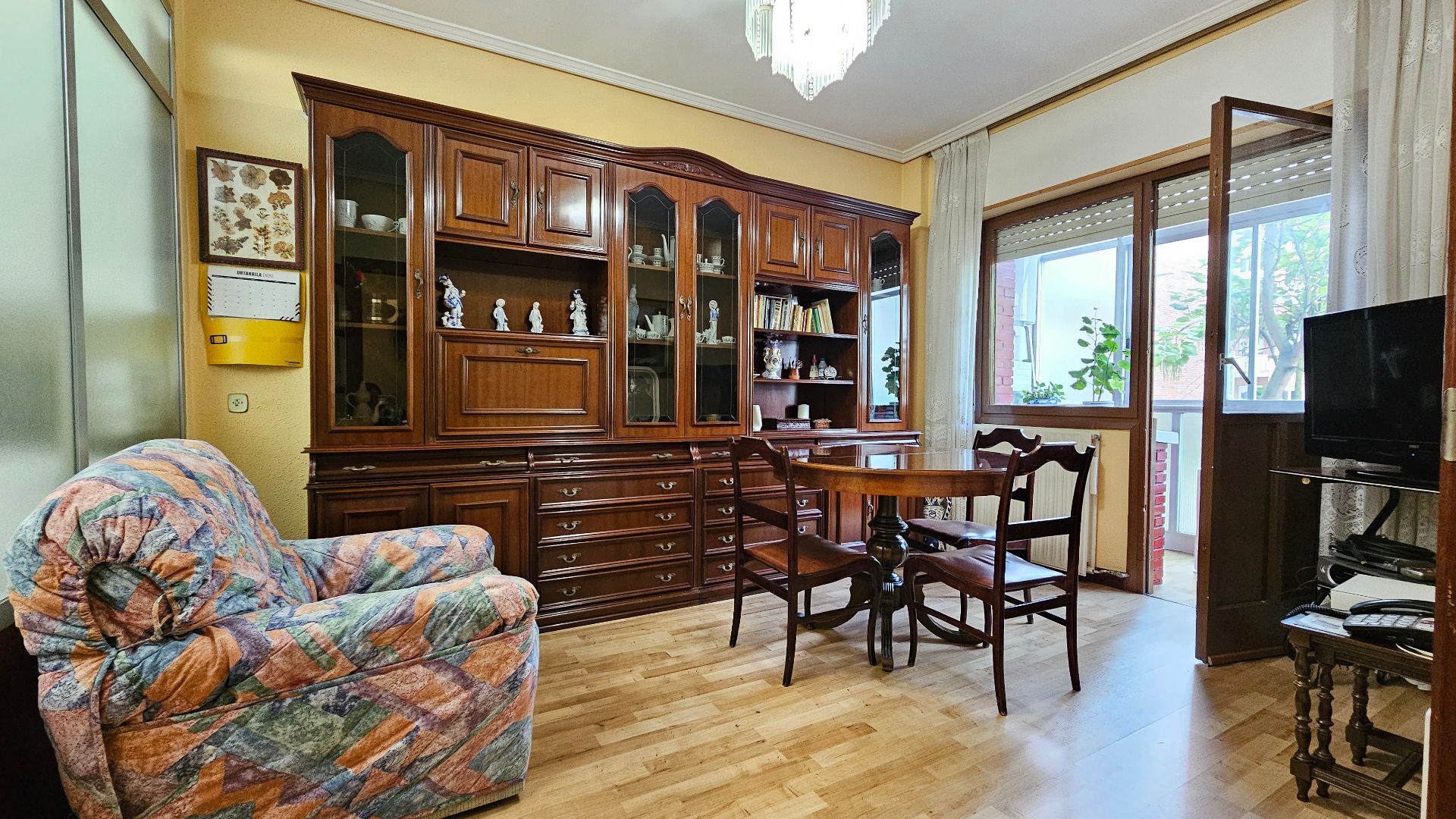 Sala d'estar de Pis en venda en Vitoria - Gasteiz amb Calefacció, Traster i Moblat