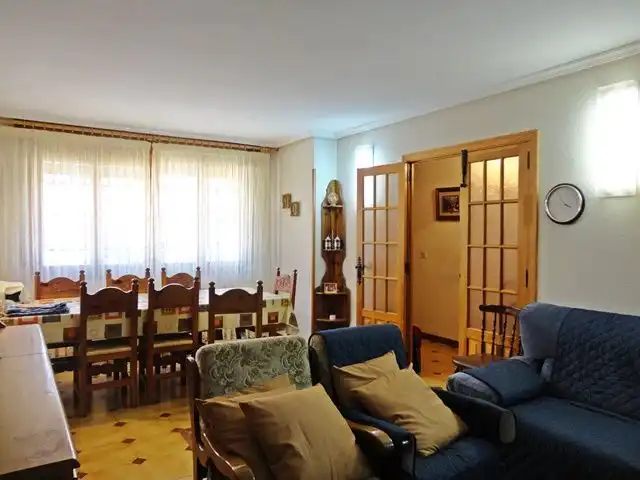Sala d'estar de Casa adosada en venda en Santo Domingo de Silos amb Calefacció, Terrassa i Traster