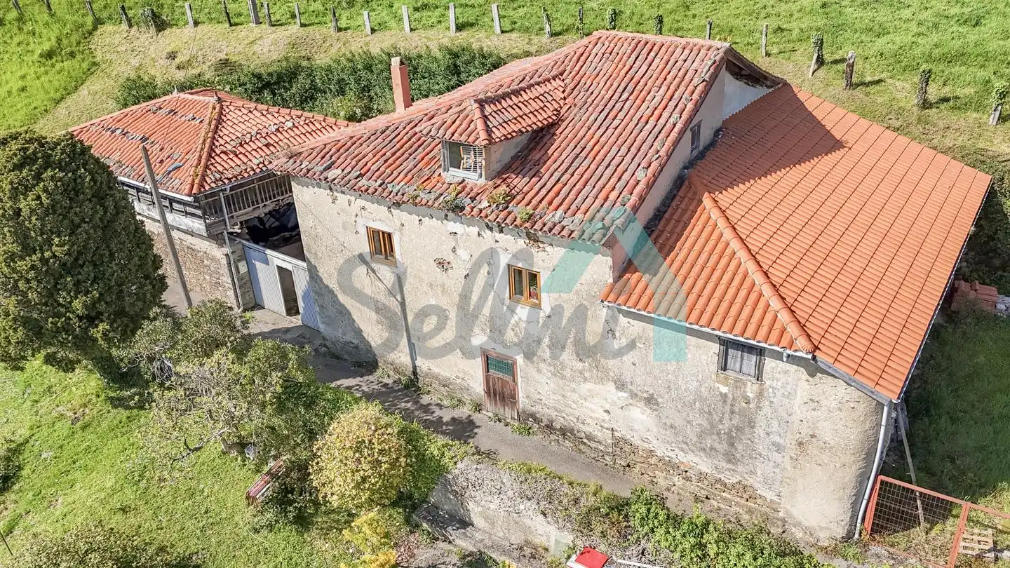 Vista exterior de Casa o xalet en venda en Cudillero amb Jardí privat, Parquet i Terrassa