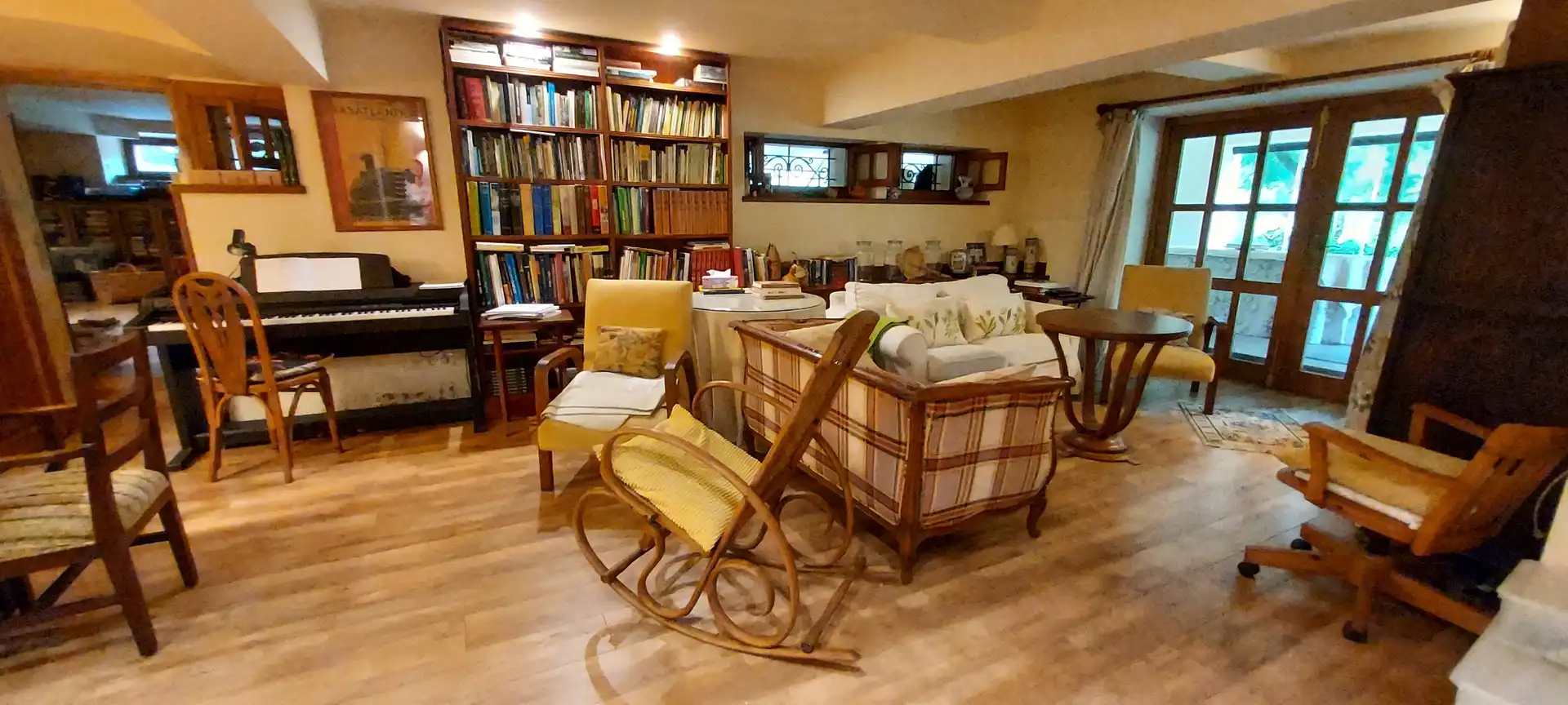 Sala d'estar de Finca rústica en venda en Salas amb Calefacció, Jardí privat i Parquet