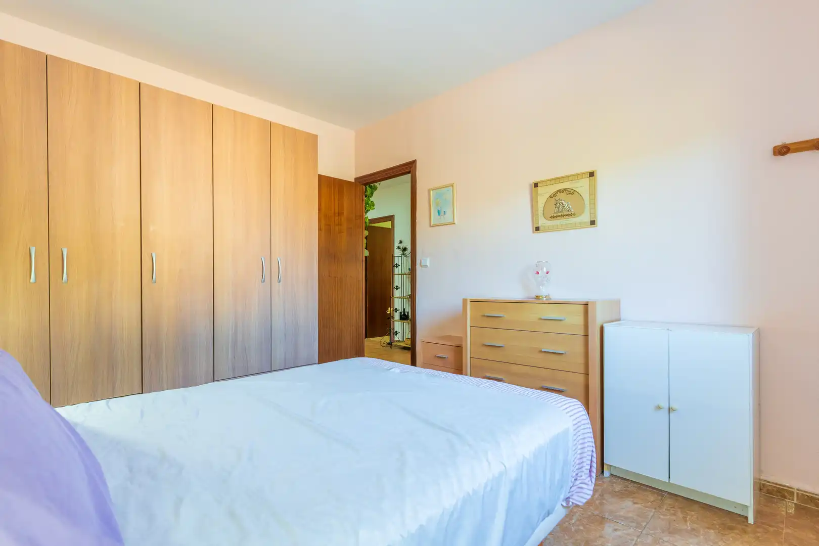Habitación de Finca rústica en venta en Bonares con Aire acondicionado, Jardín privado y Terraza