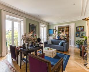 Living room of Apartment to rent in  Madrid Capital  with Air Conditioner, Heating and Parquet flooring