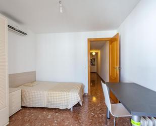 Bedroom of Apartment to share in Mislata  with Air Conditioner and Balcony