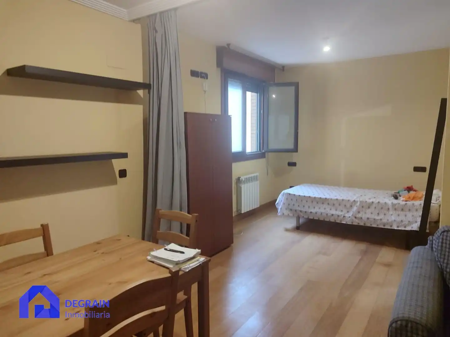 Dormitori de Pis en venda en Oviedo 